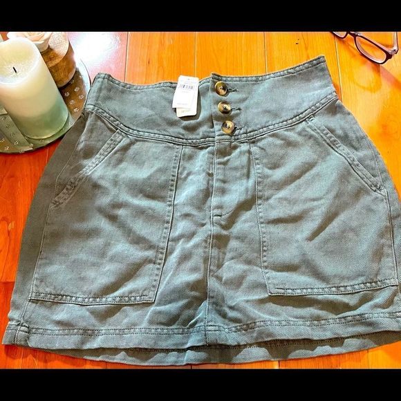 Aerie Army Green Skirt with 3 Buttons - Picture 1 of 3